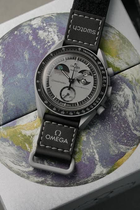 O_EG A MOON SWATC H