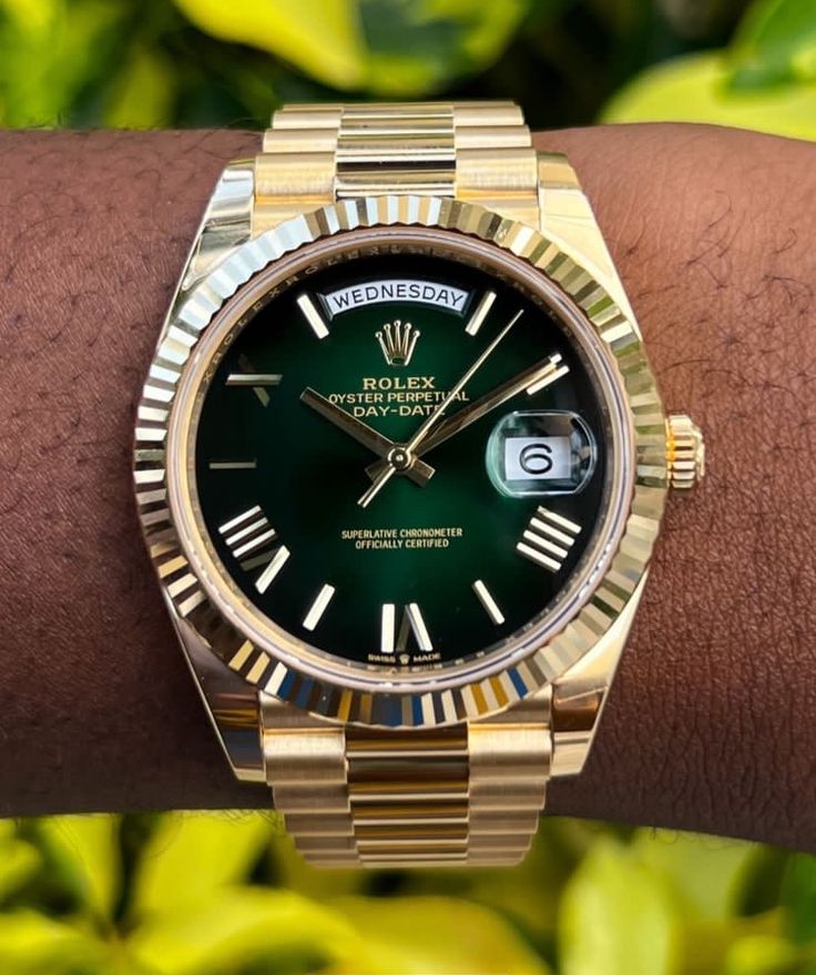 Rolee_x Oyster Perpetual Day Date 40 Battery Gold Green