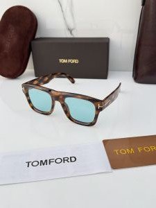 Tomford_259_strip_green