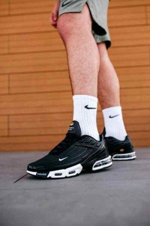 NIKEE AIRMAX PLUS 3 TN BLACK WHITE