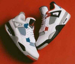nikee Jordan Retro 4 What The