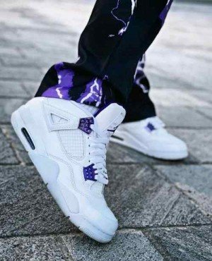 nikee JORDAN RETRO 4 METALLIC PURPLE